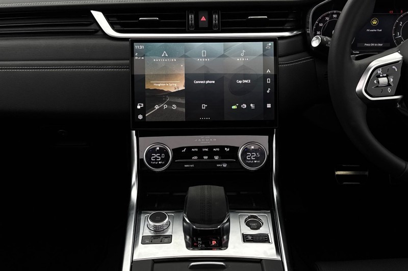 2024 (24) JAGUAR XF 2.0 P250 R-Dynamic HSE Black 4dr Auto 5005045