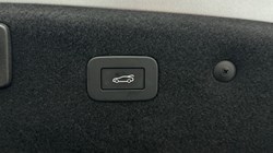 2024 (24) JAGUAR XF 2.0 P250 R-Dynamic HSE Black 4dr Auto 5005069