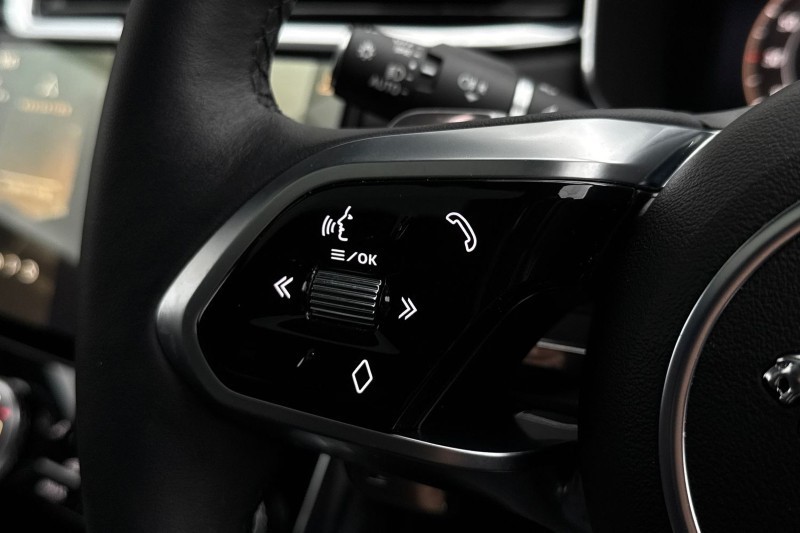 2024 (24) JAGUAR XF 2.0 P250 R-Dynamic HSE Black 4dr Auto 5005058