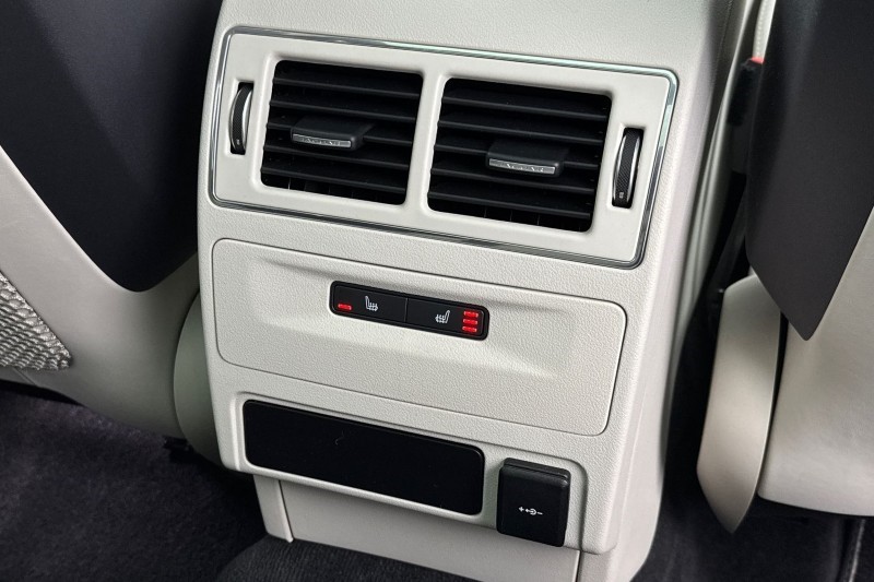 2023 (23) JAGUAR F-PACE 5.0 V8 550 SVR 5dr Auto AWD 4993435