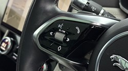 2023 (23) JAGUAR F-PACE 5.0 V8 550 SVR 5dr Auto AWD 4993444