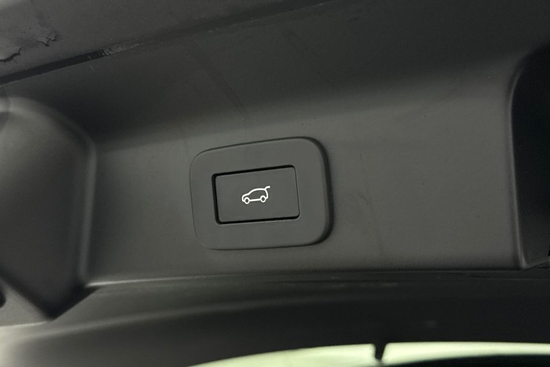 2023 (23) JAGUAR F-PACE 5.0 V8 550 SVR 5dr Auto AWD 4993454