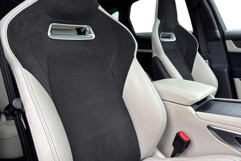 2023 (23) JAGUAR F-PACE 5.0 V8 550 SVR 5dr Auto AWD 4993443