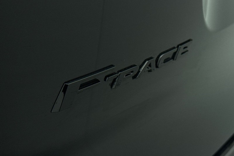 2023 (23) JAGUAR F-PACE 5.0 V8 550 SVR 5dr Auto AWD 4993460