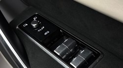 2023 (23) JAGUAR F-PACE 5.0 V8 550 SVR 5dr Auto AWD 4993440