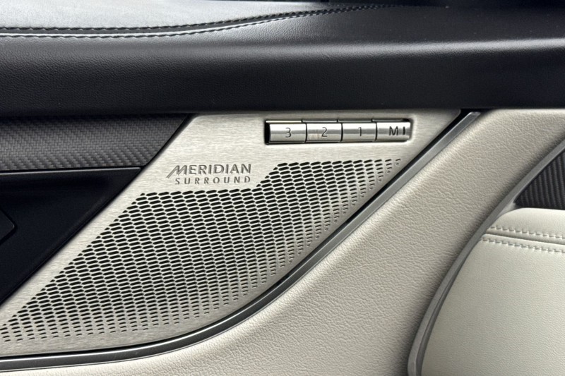 2023 (23) JAGUAR F-PACE 5.0 V8 550 SVR 5dr Auto AWD 4993468