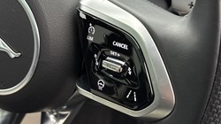 2023 (23) JAGUAR F-PACE 5.0 V8 550 SVR 5dr Auto AWD 4993445