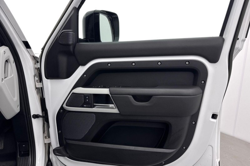 2023 (23) LAND ROVER DEFENDER 3.0 D250 X-Dynamic HSE 110 5dr Auto [7 Seat] 5019368