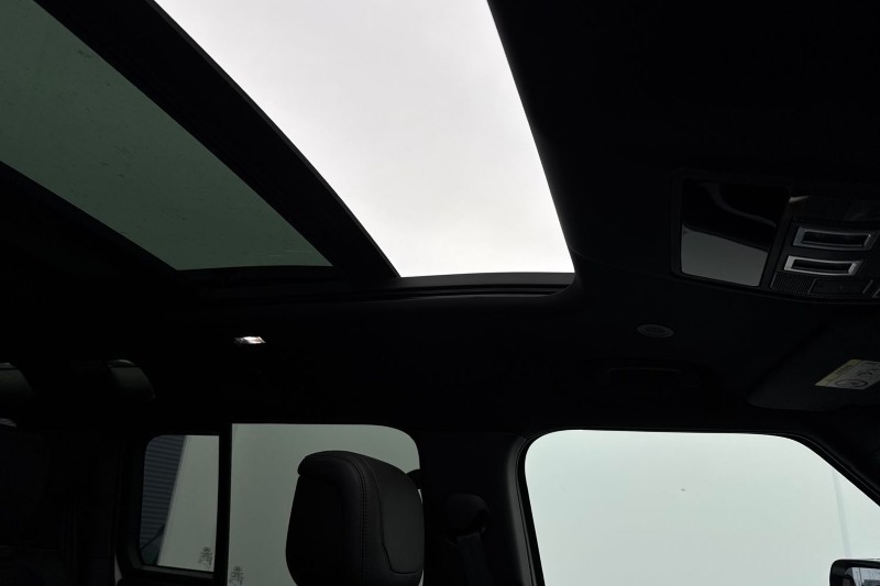 2023 (23) LAND ROVER DEFENDER 3.0 D250 X-Dynamic HSE 110 5dr Auto [7 Seat] 5019396