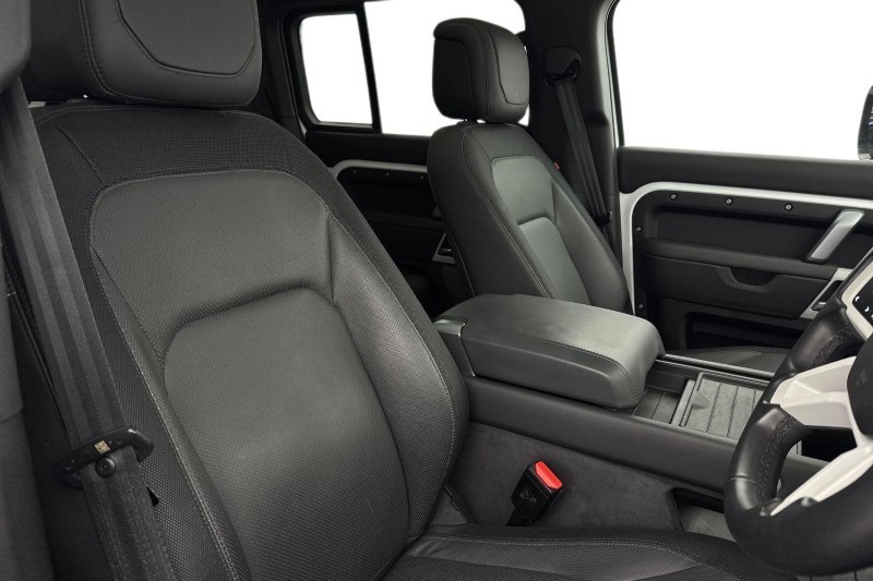 2023 (23) LAND ROVER DEFENDER 3.0 D250 X-Dynamic HSE 110 5dr Auto [7 Seat] 5019372