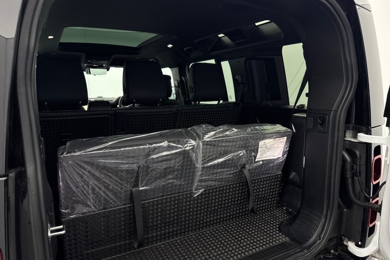 2023 (23) LAND ROVER DEFENDER 3.0 D250 X-Dynamic HSE 110 5dr Auto [7 Seat] 5019393