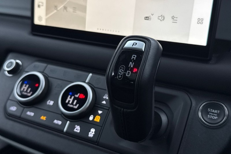 2023 (23) LAND ROVER DEFENDER 3.0 D250 X-Dynamic HSE 110 5dr Auto [7 Seat] 5019359