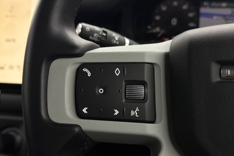 2023 (23) LAND ROVER DEFENDER 3.0 D250 X-Dynamic HSE 110 5dr Auto [7 Seat] 5019373