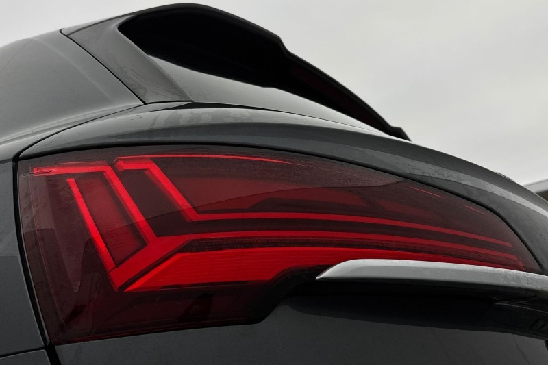 2023 (72) AUDI Q5 40 TDI Quattro S Line 5dr S Tronic 5028254