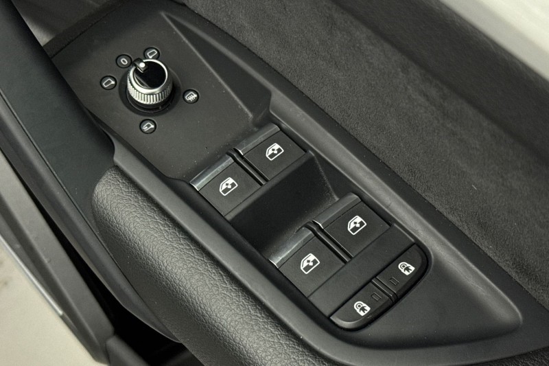 2023 (72) AUDI Q5 40 TDI Quattro S Line 5dr S Tronic 5028257