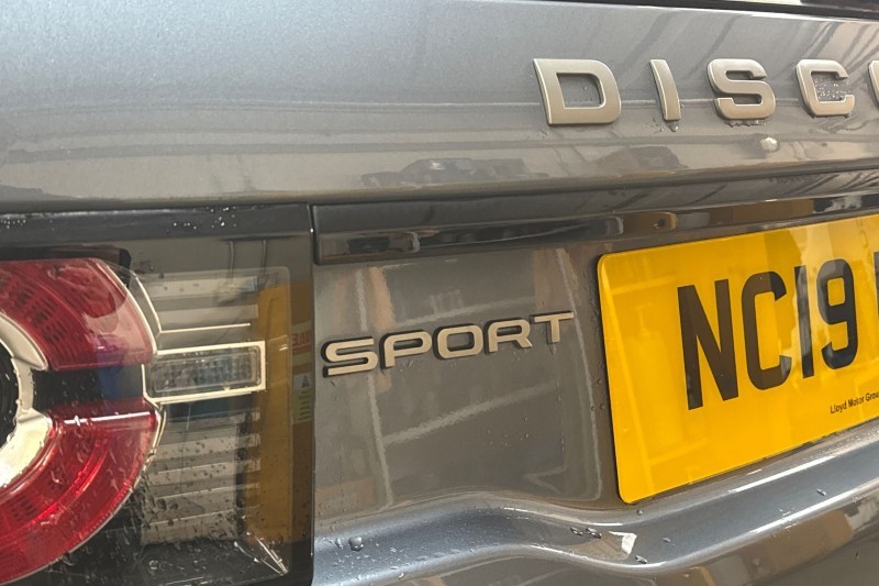 2019 (19) LAND ROVER DISCOVERY SPORT 2.0 TD4 180 SE Tech 5dr Auto 5050272