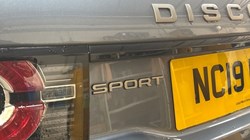 2019 (19) LAND ROVER DISCOVERY SPORT 2.0 TD4 180 SE Tech 5dr Auto 5050272