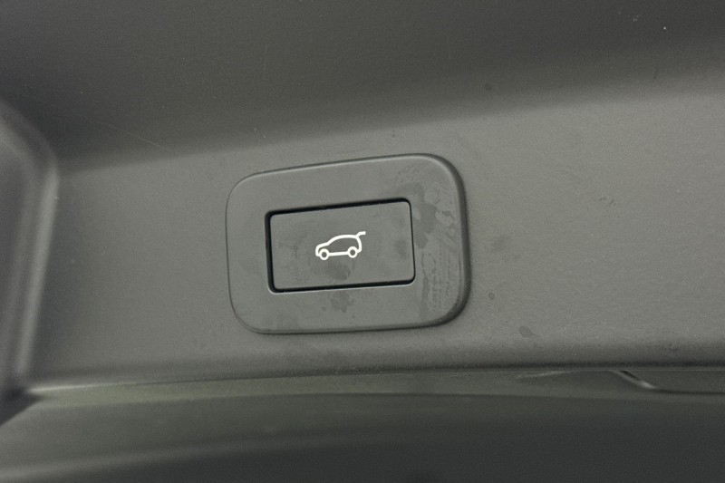 2023 (72) JAGUAR F-PACE 2.0 P400e R-Dynamic SE 5dr Auto AWD 5033148