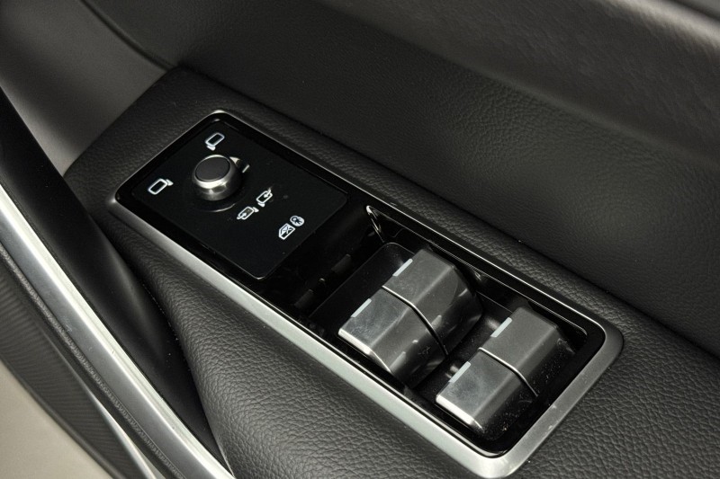 2023 (72) JAGUAR F-PACE 2.0 P400e R-Dynamic SE 5dr Auto AWD 5033134