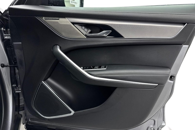 2023 (72) JAGUAR F-PACE 2.0 P400e R-Dynamic SE 5dr Auto AWD 5033133