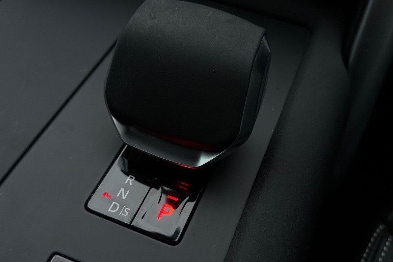 2025 (25) LAND ROVER DISCOVERY 3.0 D350 Metropolitan Edition 5dr Auto 5031793