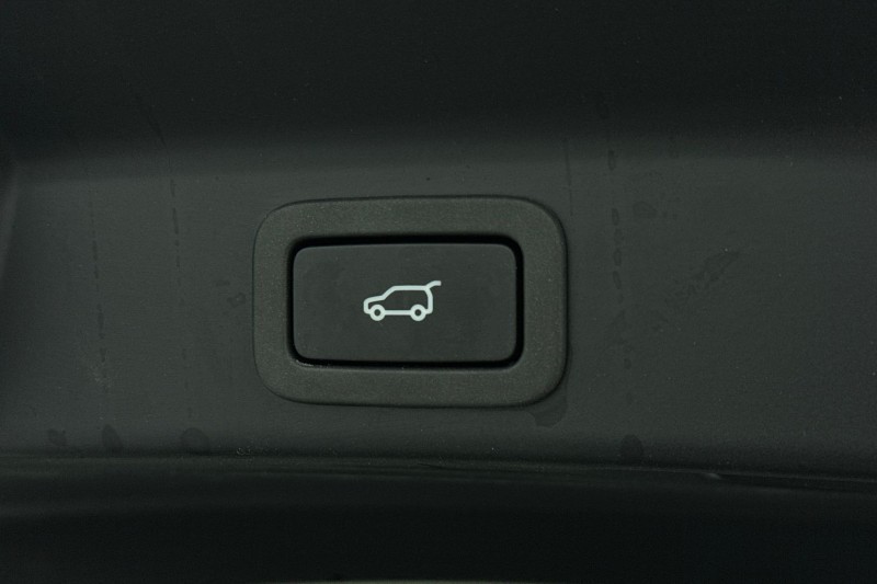 2022 (22) JAGUAR F-PACE 2.0 D200 S 5dr Auto AWD 5037802