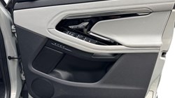 2023 (72) LAND ROVER RANGE ROVER EVOQUE 1.5 P300e R-Dynamic SE 5dr Auto 5033975