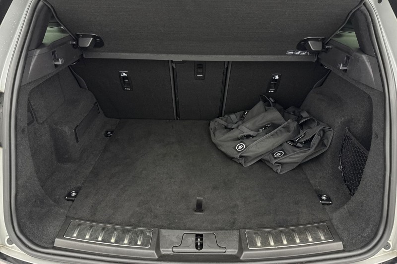 2023 (72) LAND ROVER RANGE ROVER EVOQUE 1.5 P300e R-Dynamic SE 5dr Auto 5033964