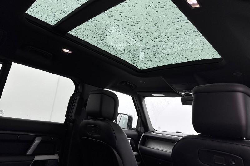 2021 (21) LAND ROVER DEFENDER 3.0 D250 X-Dynamic HSE 110 5dr Auto [7 Seat] 5035843