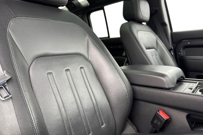 2021 (21) LAND ROVER DEFENDER 3.0 D250 X-Dynamic HSE 110 5dr Auto [7 Seat] 5035848