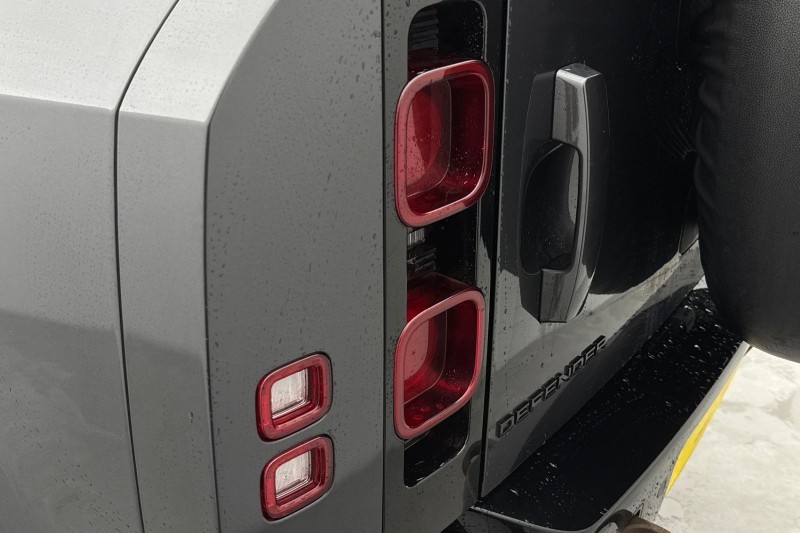 2021 (21) LAND ROVER DEFENDER 3.0 D250 X-Dynamic HSE 110 5dr Auto [7 Seat] 5035841