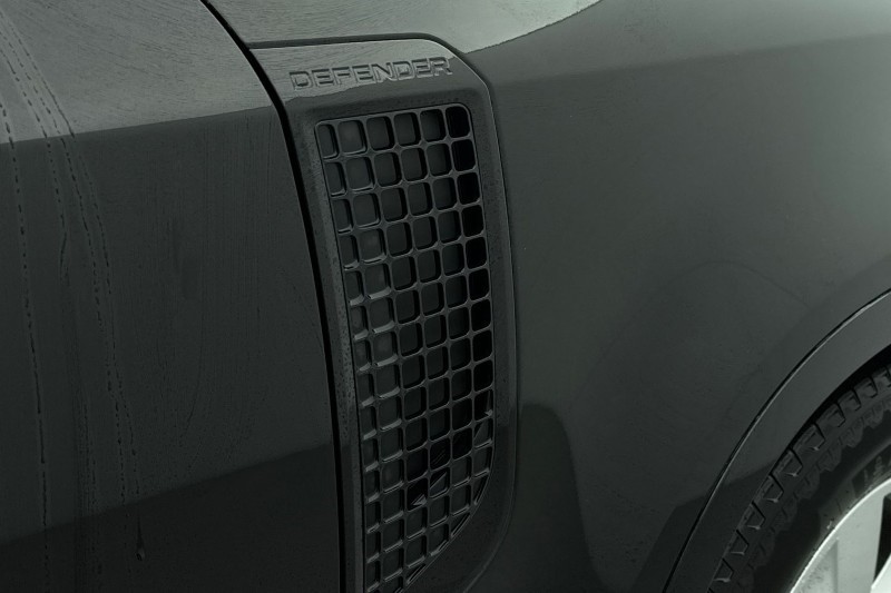 2024 (74) LAND ROVER DEFENDER 3.0 D250 X-Dynamic HSE 90 3dr Auto 5030273