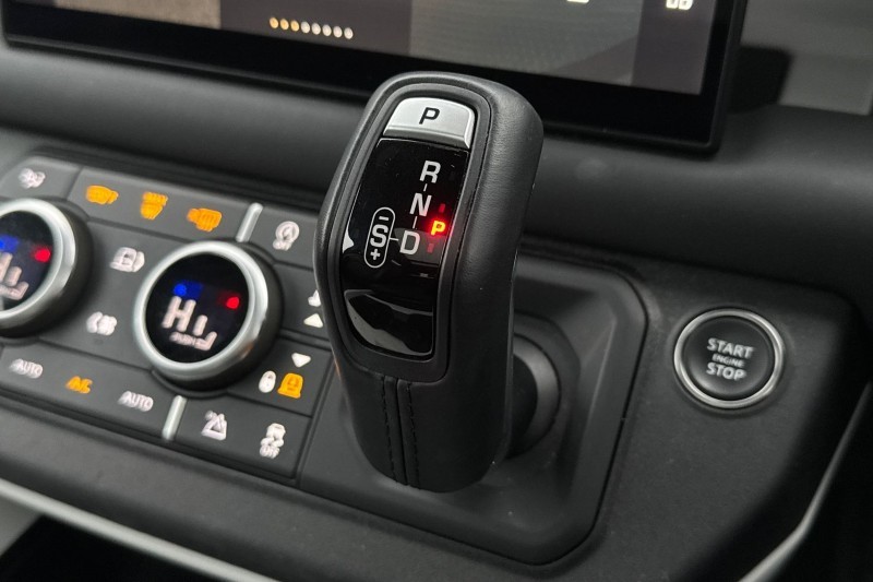 2024 (74) LAND ROVER DEFENDER 3.0 D250 X-Dynamic HSE 90 3dr Auto 5030266