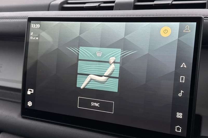 2024 (74) LAND ROVER DEFENDER 3.0 D250 X-Dynamic HSE 90 3dr Auto 5030284