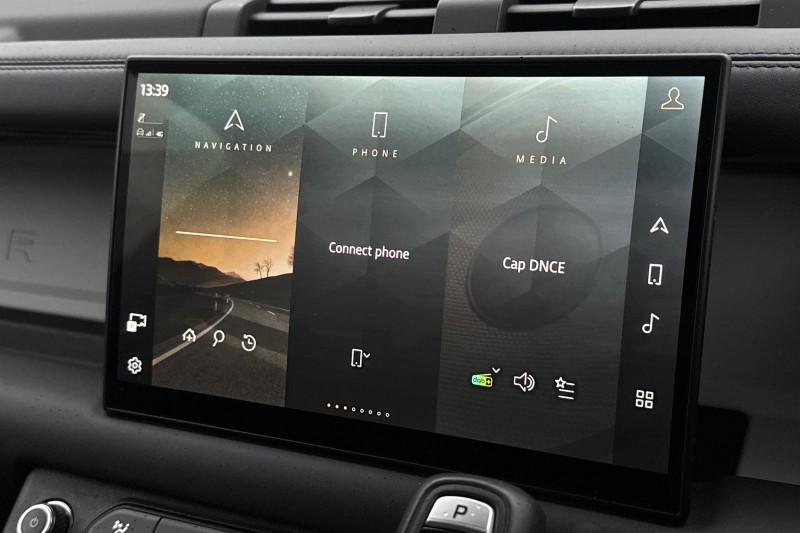 2024 (74) LAND ROVER DEFENDER 3.0 D250 X-Dynamic HSE 90 3dr Auto 5030282