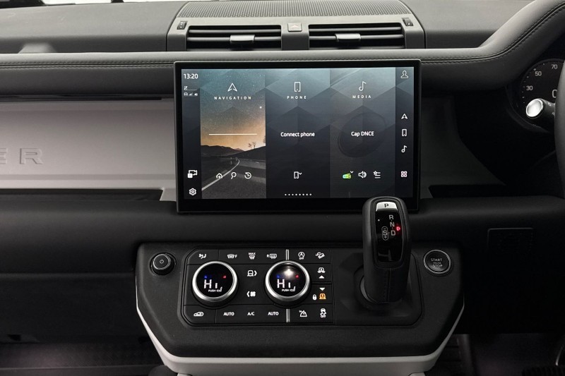 2024 (74) LAND ROVER DEFENDER 3.0 D250 X-Dynamic HSE 90 3dr Auto 5030267