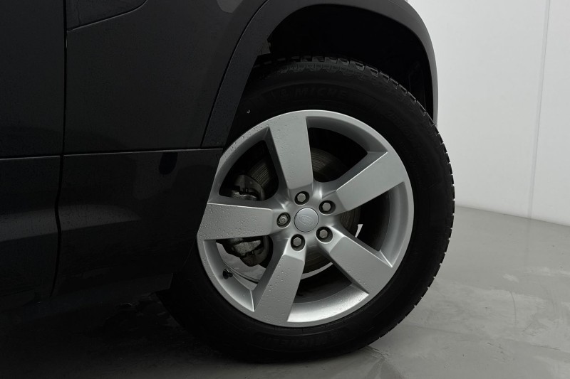 2024 (74) LAND ROVER DEFENDER 3.0 D250 X-Dynamic HSE 90 3dr Auto 5030298