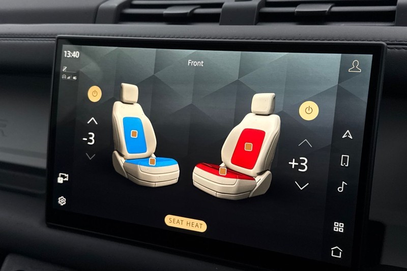 2024 (74) LAND ROVER DEFENDER 3.0 D250 X-Dynamic HSE 90 3dr Auto 5030285