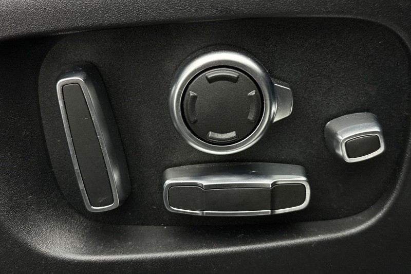 2024 (24) LAND ROVER RANGE ROVER VELAR 2.0 D200 MHEV Dynamic HSE 5dr Auto 5030725