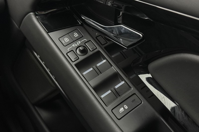 2024 (24) LAND ROVER RANGE ROVER EVOQUE 2.0 D200 Dynamic HSE 5dr Auto 5014656