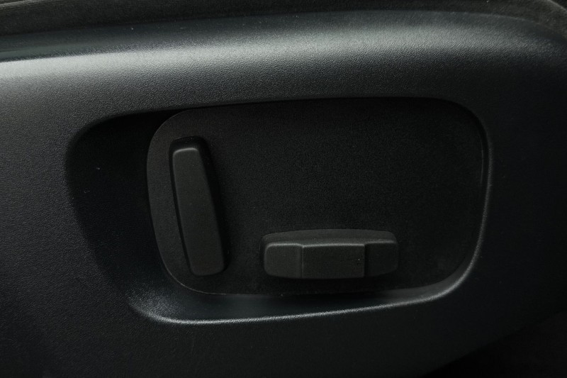 2018 (68) LAND ROVER RANGE ROVER VELAR 3.0 D300 R-Dynamic SE 5dr Auto 5105765