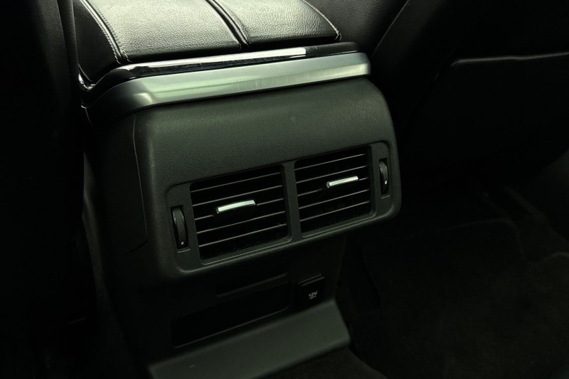 2018 (68) LAND ROVER RANGE ROVER VELAR 3.0 D300 R-Dynamic SE 5dr Auto 5105759