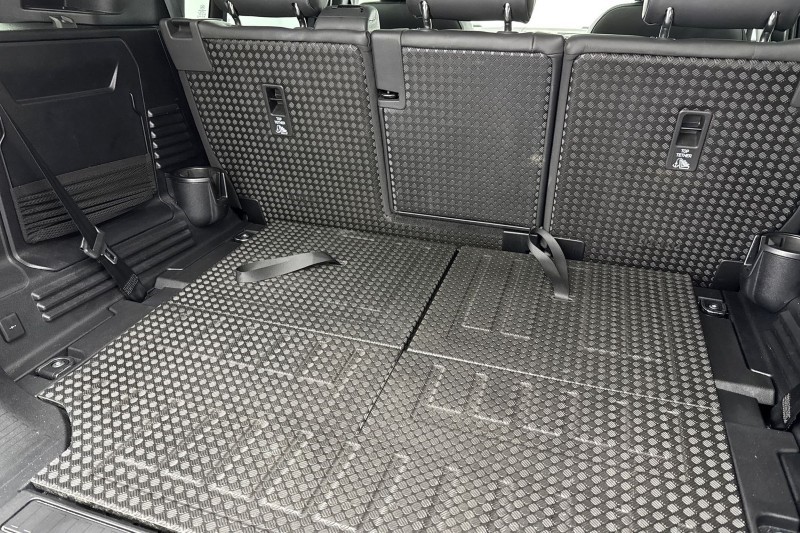 2024 (74) LAND ROVER DEFENDER 3.0 D350 X-Dynamic HSE 110 5dr Auto [7 Seat] 5012945