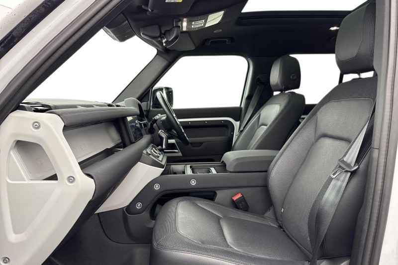 2022 (72) LAND ROVER DEFENDER 3.0 D300 X-Dynamic SE 110 5dr Auto 5048473