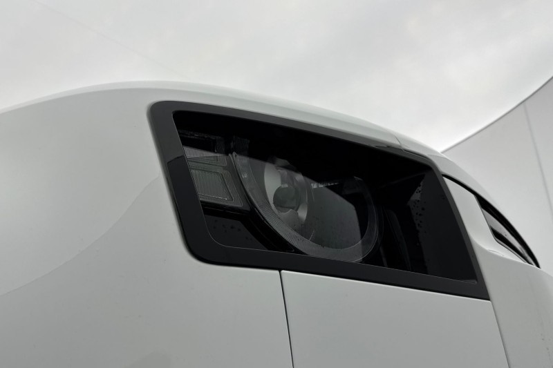 2022 (72) LAND ROVER DEFENDER 3.0 D300 X-Dynamic SE 110 5dr Auto 5048487