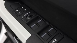 2022 (72) LAND ROVER DEFENDER 3.0 D300 X-Dynamic SE 110 5dr Auto 5048493