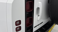 2022 (72) LAND ROVER DEFENDER 3.0 D300 X-Dynamic SE 110 5dr Auto 5048489