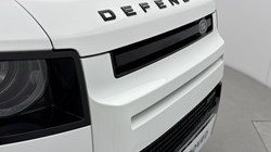 2022 (72) LAND ROVER DEFENDER 3.0 D300 X-Dynamic SE 110 5dr Auto 5048510