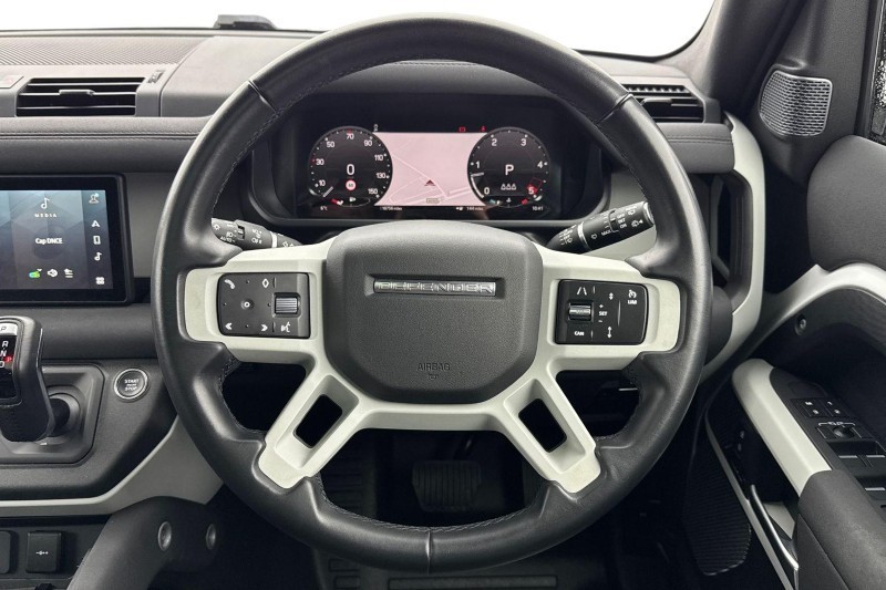 2022 (72) LAND ROVER DEFENDER 3.0 D300 X-Dynamic SE 110 5dr Auto 5048485