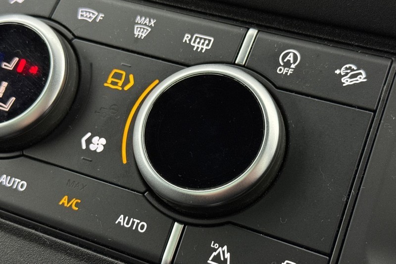 2022 (72) LAND ROVER DEFENDER 3.0 D300 X-Dynamic SE 110 5dr Auto 5048502